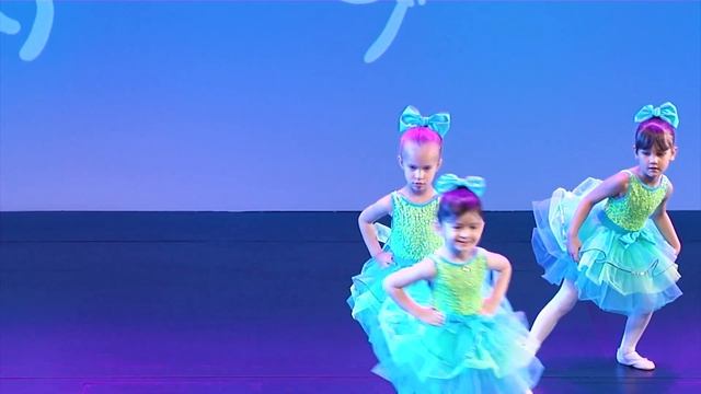 Holly Dolly смотреть онлайн