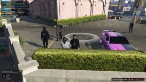 PRZEBRALIŚMY SIĘ ZA POLICJANTÓW w GTA RP *trollowanie fivem*