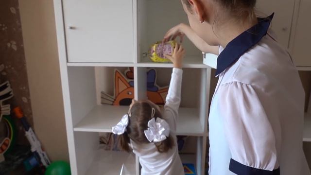 Алиса идёт в школу В 2 ГОДА. Вместо оценок LOL смотреть онлайн