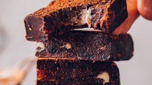 Шоколадный десерт без выпечки, всего 6 ингредиентов и 25 минут!