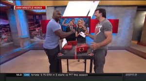 Arm Wrestler Devon Larratt takes on Marcellus Wiley