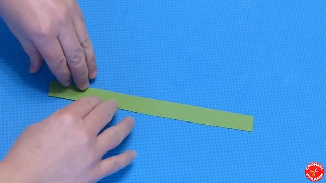 Бумажные тюльпаны в вазочке из втулки от туалетной бумаги