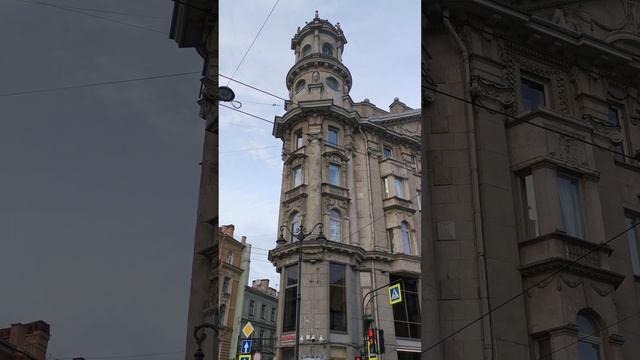 Санкт-Петербург. У Пяти углов на Загородном проспекте.