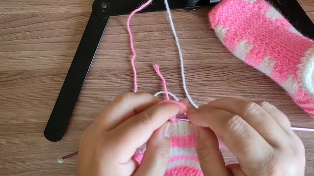 Следки полосатые розовые на двух спицах смотреть онлайн видео от Бьюти ...