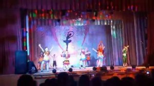 танец: мама Мария.