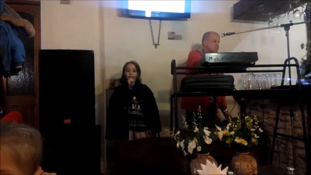 УКРАИНА ЦЕ Я КАФЕ ДУБКИ ЛЕСОПАРК ХАРЬКОВ ПОЕТ ПОЛИНА РОМАНОВНА