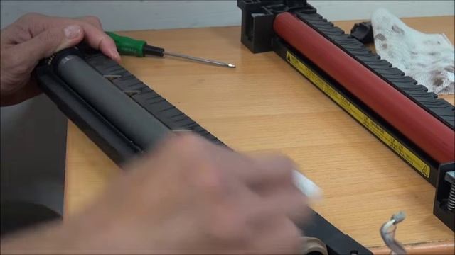 Dirty Printing | Cleaning of Heat Roller of Kyocera KM-2550 смотреть онлайн