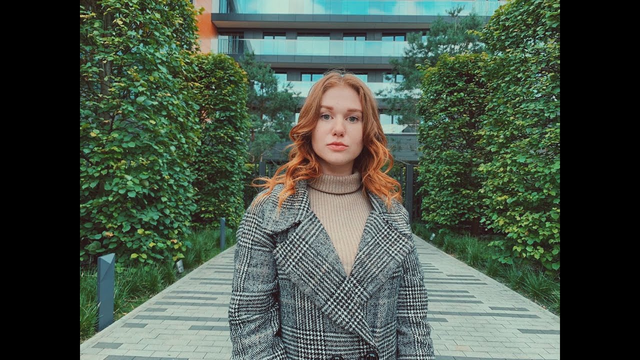 Ася носит Prada