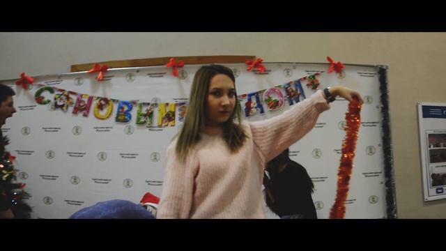 Продолжаем окунаться в новогоднюю сказку смотреть онлайн