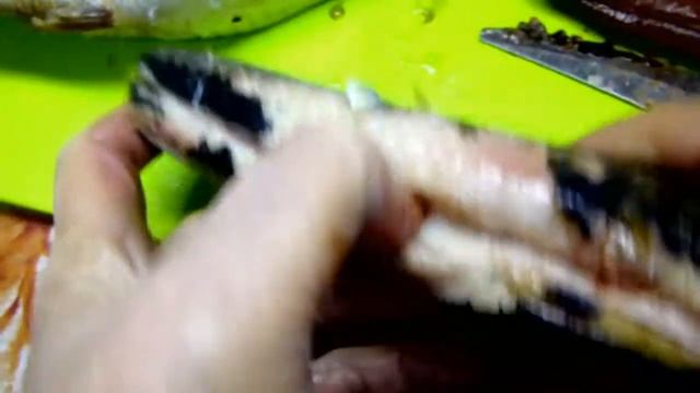 СЕЛЁДКА ПОД НОВЫЙ ГОД, МАЛОСОЛЁНАЯ, НЕОБЫЧНО НО ОЧЕНЬ ВКУСНО, БЮДЖЕТНО,ДОЛГО ХРАНИТСЯ В ХОЛОДИЛЬНИК смотреть онлайн