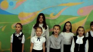 "Ты на свете лучше всех, мама!" исполняет мл.хор "Камертон" Кулундинской ДШИ