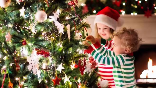 Учим наизусть. Новогоднее стихотворение Л. Гороховой "Ёлочка" смотреть онлайн