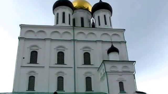 Город Псков. Псковский Кремль - Кром. Троицкий собор.