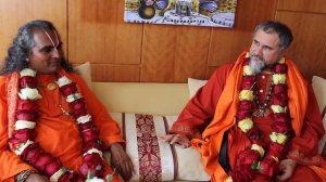 Встреча двух мастеров Шри гуру свами Вишнудевананда Гири и свами Парамахамса Вишвананды