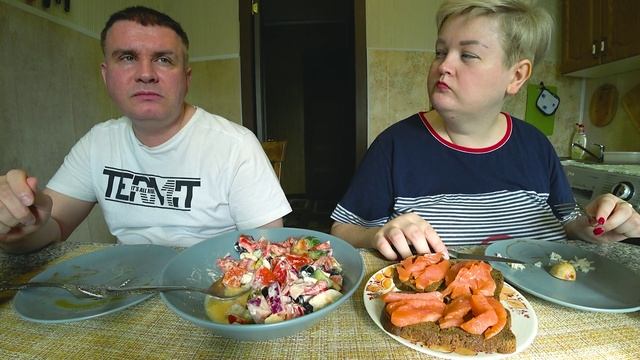 Мукбанг мы едим не много, мы малоежки! Но салат на расхват! Сытный обед из 3 блюд