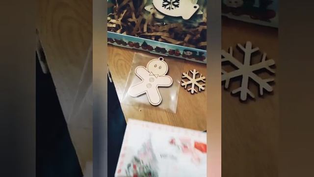 Подарок на Новый год. Классные эко-игрушки из дерева для елки и набор для разукрашивания игрушек