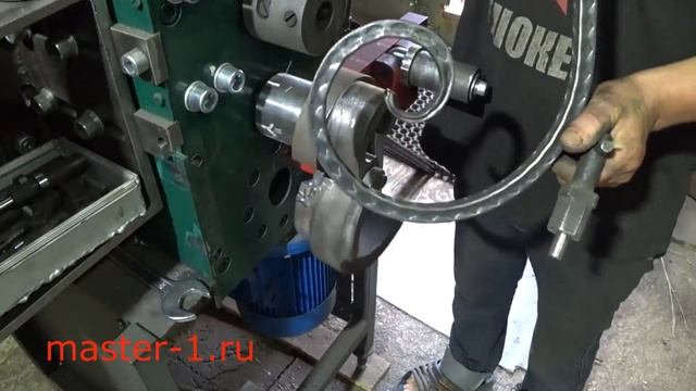 Изготовление балконного ограждения на станке Мастер-Универса смотреть онлайн