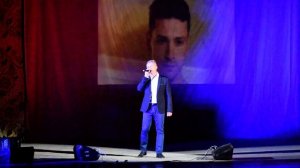 У тебя в глазах звёзды отражаются