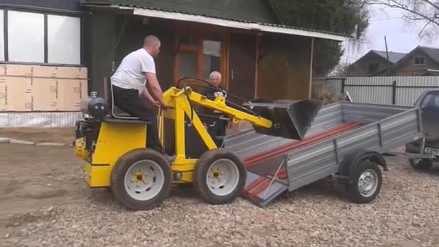 Бортоповоротный минитрактор на гидроприводе. Отгрузка заказчику.