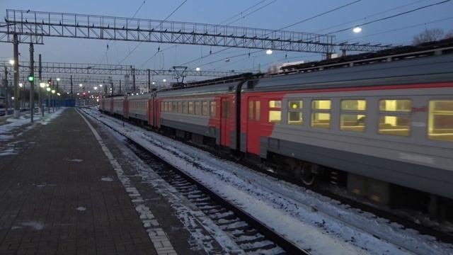 Коротким маршрутом до Лосиноостровской! Электропоезд ЭД2Т-0020 на Ярославском вокзале