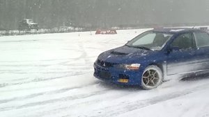 Mitsubishi Lancer Evo IX 9 fun snow awd drift oversteer
