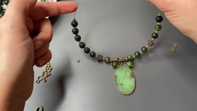 МАСТЕР-КЛАСС СБОРКА КОЛЬЕ НА МЕМОРИ-ПРОВОЛОКЕ смотреть онлайн