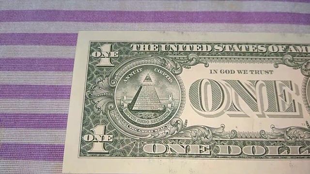Один доллар США