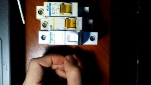 как выбрать автоматический выключатель (автомат). какие бывают