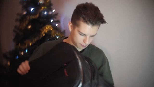 ГАДЖЕТЧЕК: НАУШНИКИ SONY, СМАРТФОН XIAOMI, РЮКЗАК TIGERNU смотреть онлайн