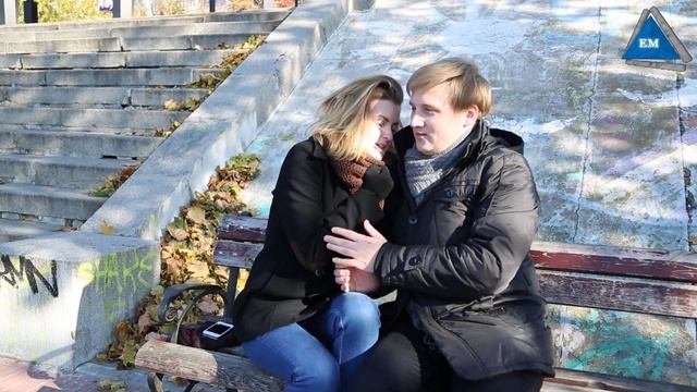 как трогать девушку чтобы возбудить на улице смотреть онлайн