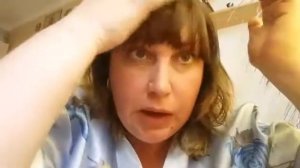 Подстригаю волосы сама. Кора дуба вместо краски для волос.