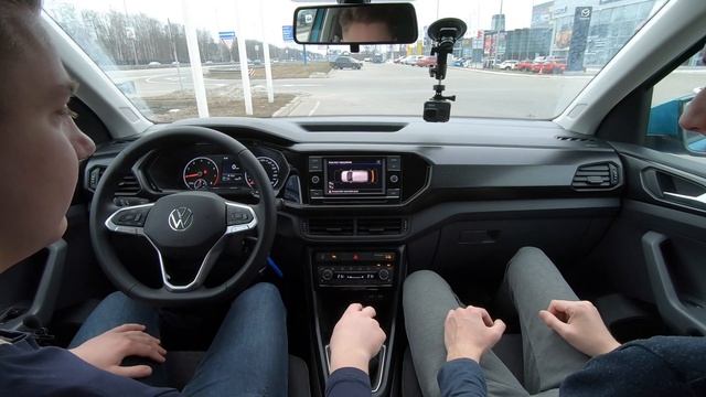 Volkswagen T-Cross 1.0 TSI. Самый маленький кроссовер от Volkswagen. Тест-Драйв. смотреть онлайн