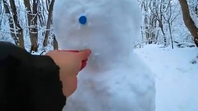 Весёлый Лёва  Бульдозером  Грузовиком Лепит Снеговика. Снеговик Ожил! смотреть онлайн