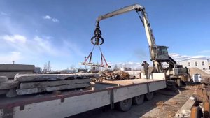 Разгрузка б/у дорожных плит .