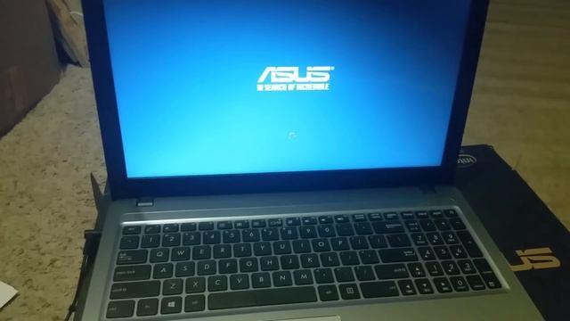 Asus X540S Laptop Notebook Unboxing (and Quick Overview) смотреть онлайн