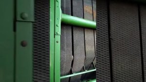 Рулонный пресс-подборщик John Deere 590 экспресс-обзор от Антона Шкондина