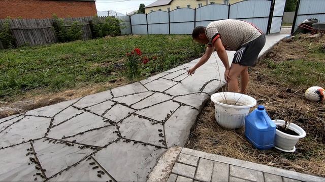Садовая дорожка (тротуарная плитка) и цоколь из декоративного камня СВОИМИ РУКАМИ!!!