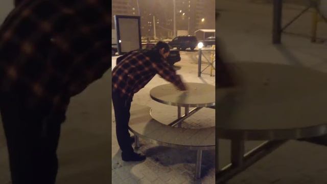 Граффитист вышел на охоту смотреть онлайн