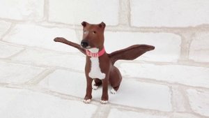 Портретная фигурка собаки питбуль пит-бультерьер с крыльями Laila из полимерной глины.