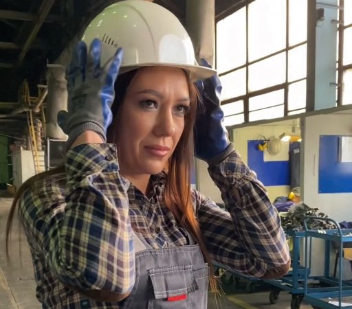 ZAVODчанка Лилия и ее рабочее место на Литейном заводе ПАО «КАМАЗ»