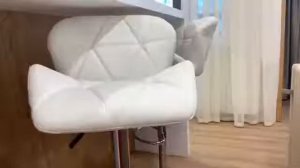 Стильная угловая кухня с островом