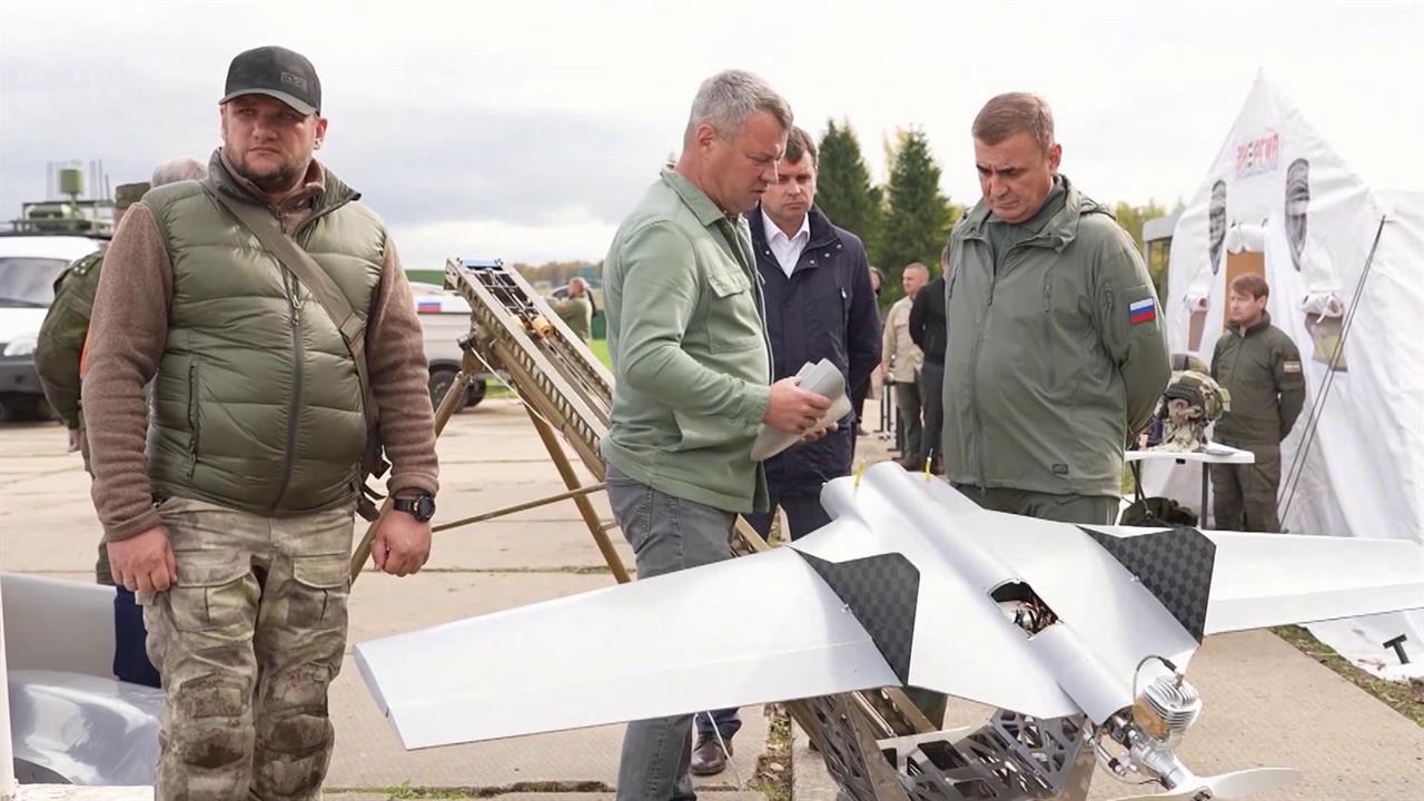 Алексей Дюмин посетил Центр беспилотных летательных систем в Тульской области