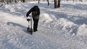 Электросамокаты в снегу. Xiaomi M365, Kugoo M2, G-booster зимой. Ватрушка за самокатом.