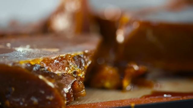 Антон Исаков готовит десерты с сыром Cremette смотреть онлайн