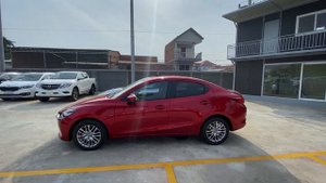 Mazda 2 Sedan vs Hatchback 2020