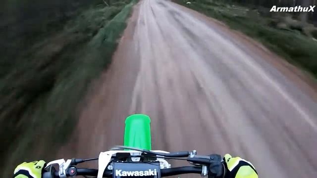 KTM SX250 vs Kawasaki KX250 ЗАРУБА НА БАБКИ смотреть онлайн