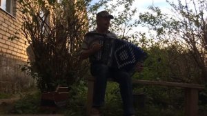 Галина на гармошке