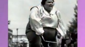 Встала баба на весы