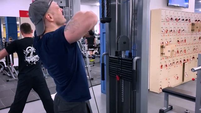 Лучшие упражнения на плечи. Тренировка плеч смотреть онлайн