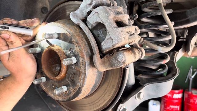 Как подвести колодки ручника Hyundai,Kia. смотреть онлайн